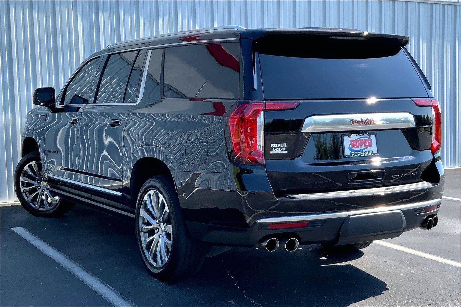 Used 2023 GMC Yukon XL Denali w/ Denali Reserve Package AWD/4WD image 10