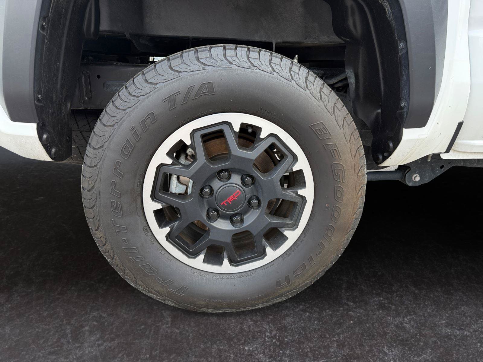 Used 2024 Toyota Tacoma TRD Off-Road AWD/4WD image 15