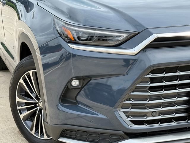 Used 2025 Toyota Grand Highlander AWD Hybrid image 3