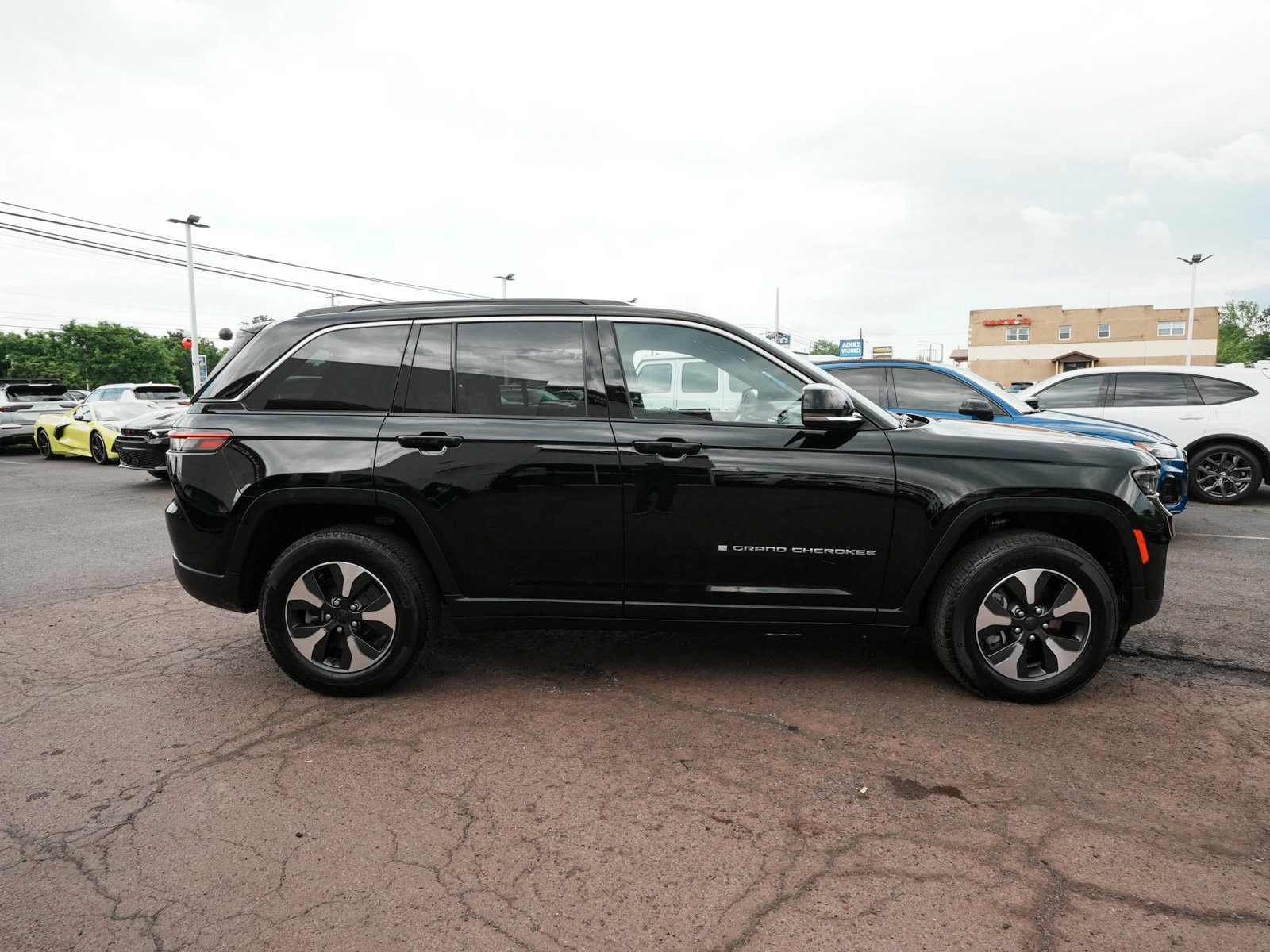 Used 2024 Jeep Grand Cherokee Limited 4xe AWD/4WD image 7