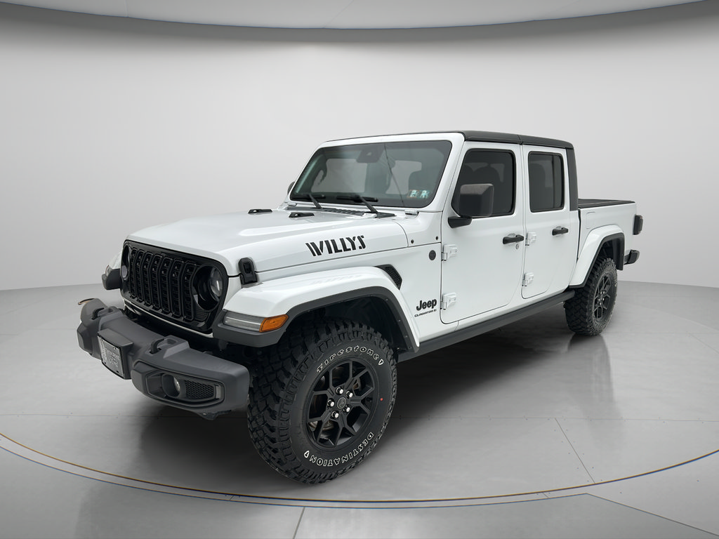 Used 2024 Jeep Gladiator Willys AWD/4WD image 3