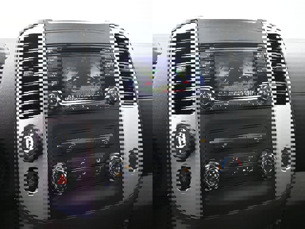 Used 2018 Nissan Frontier SV image 16