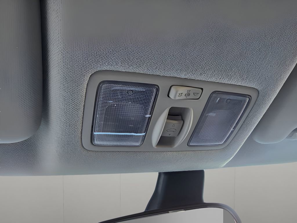 Used 2025 Hyundai Venue SEL image 22