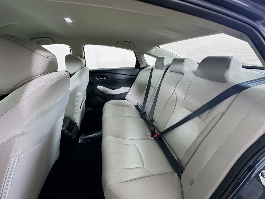 Certified 2025 Honda Accord LX image 17