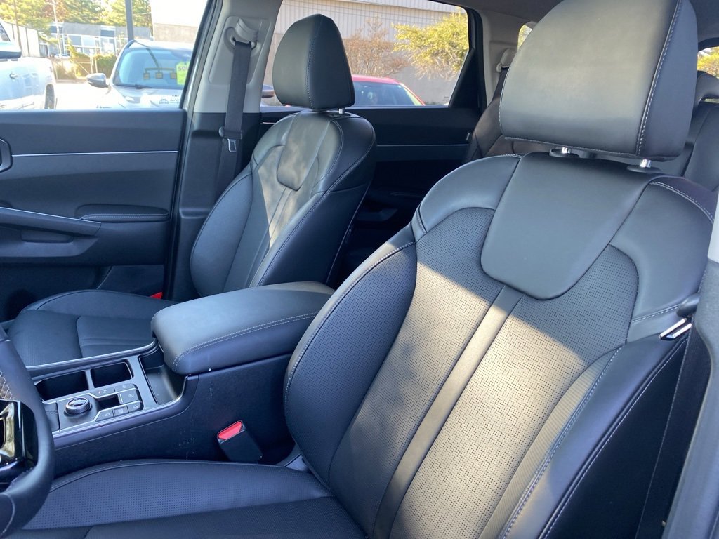 New 2025 Kia Sorento S w/ Panoramic Sunroof Package image 11