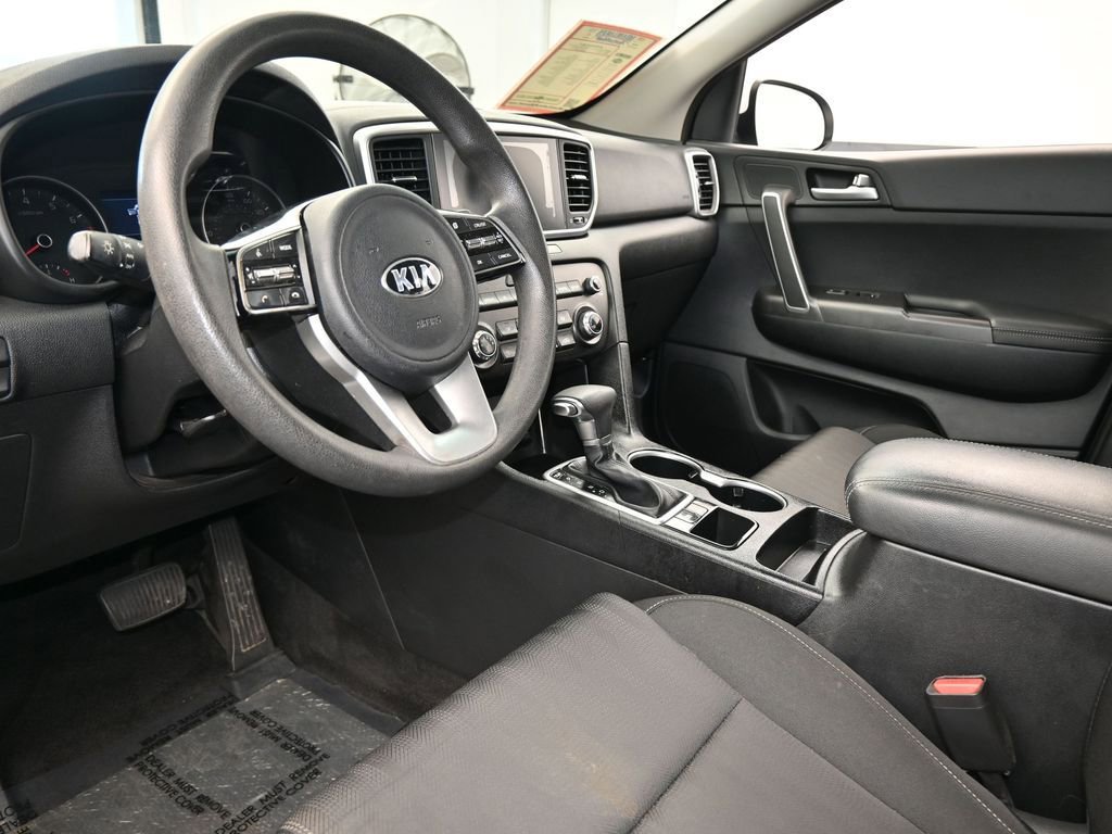 Used 2020 Kia Sportage LX image 12