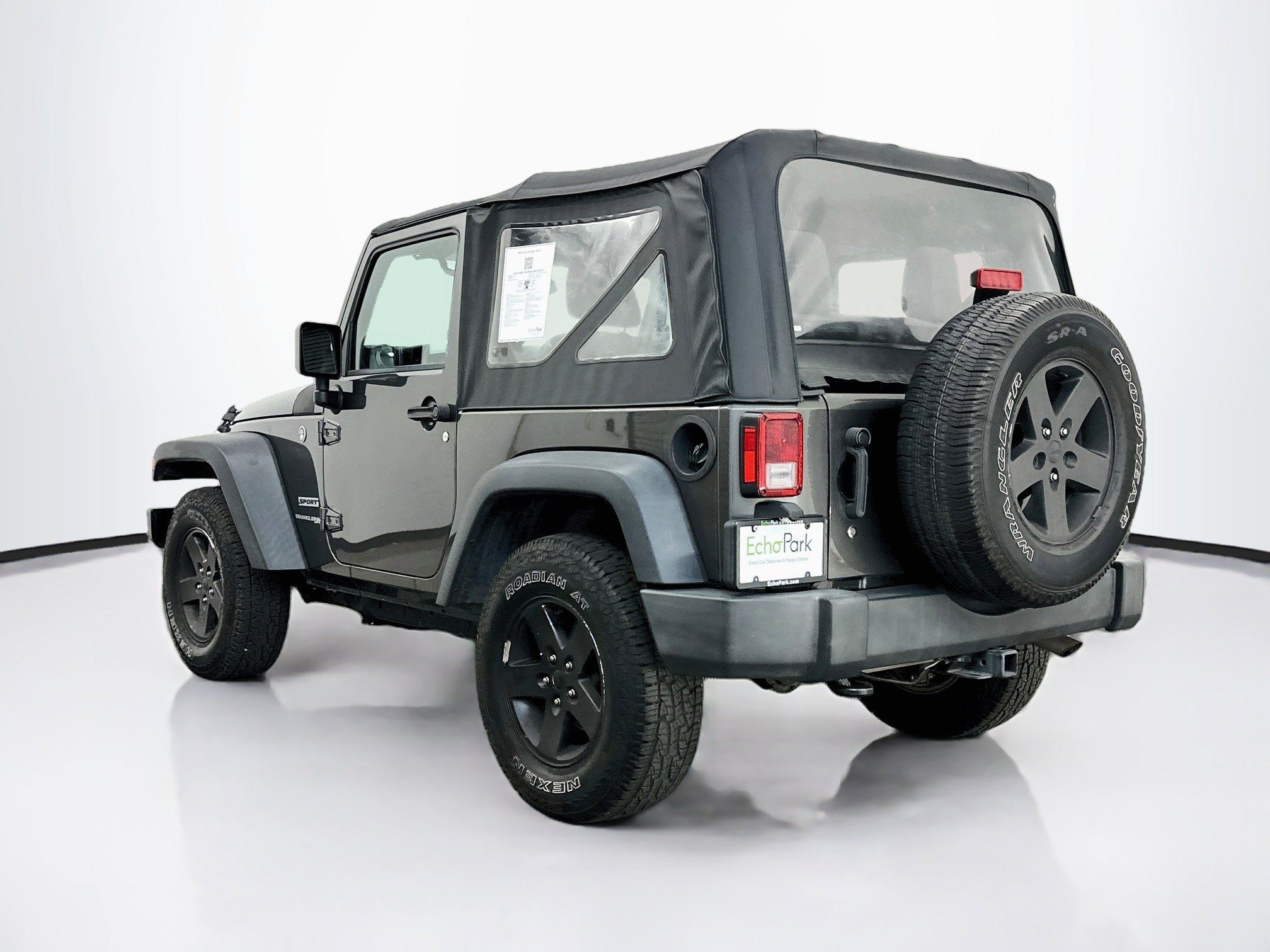 Used 2018 Jeep Wrangler Sport AWD/4WD image 5