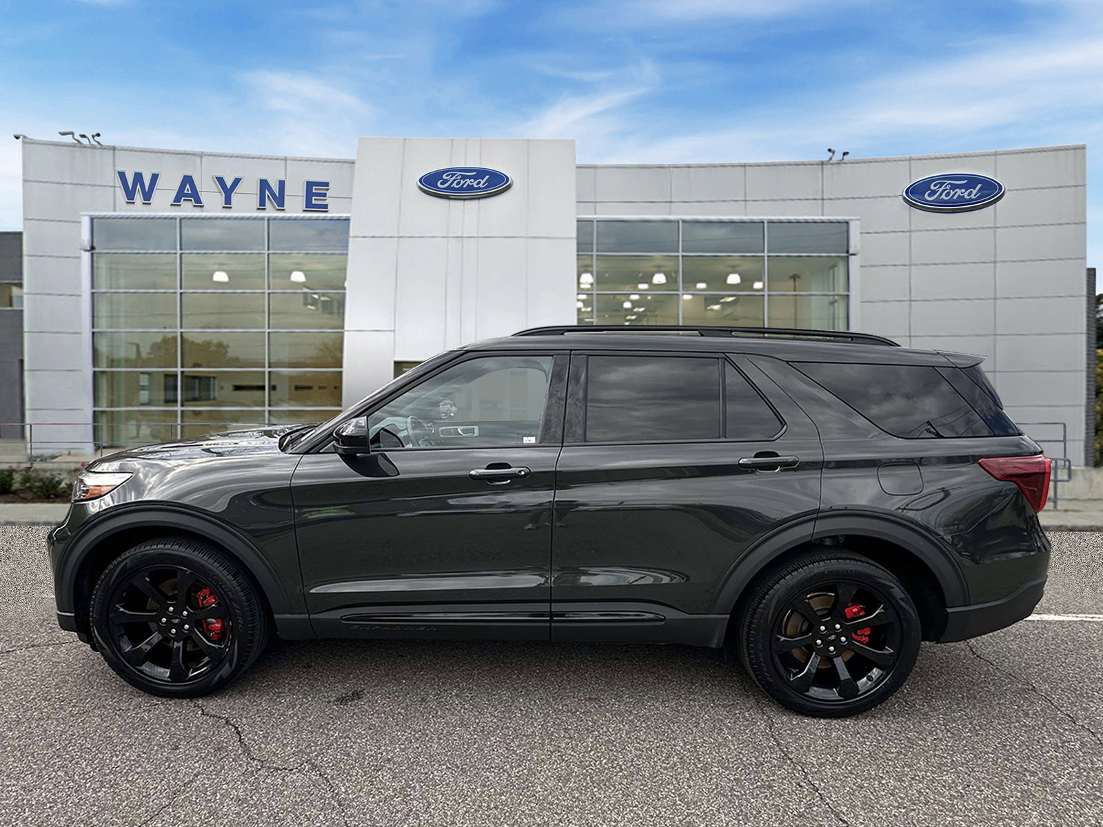 Certified 2022 Ford Explorer ST w/ ST Street Pack image 7