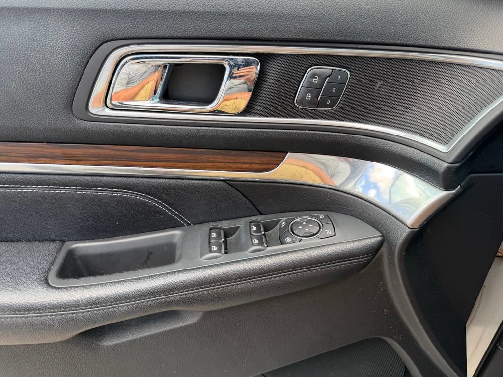 Used 2016 Ford Explorer Limited FWD image 28