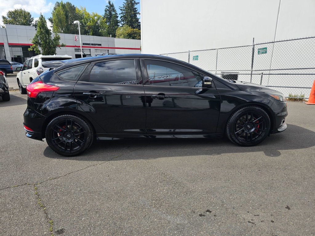 Used 2016 Ford Focus ST FWD image 8