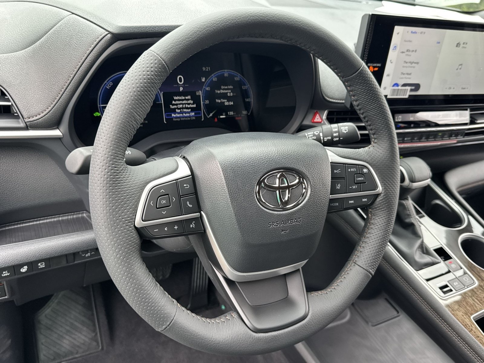 New 2026 Toyota Sienna Platinum AWD/4WD image 24