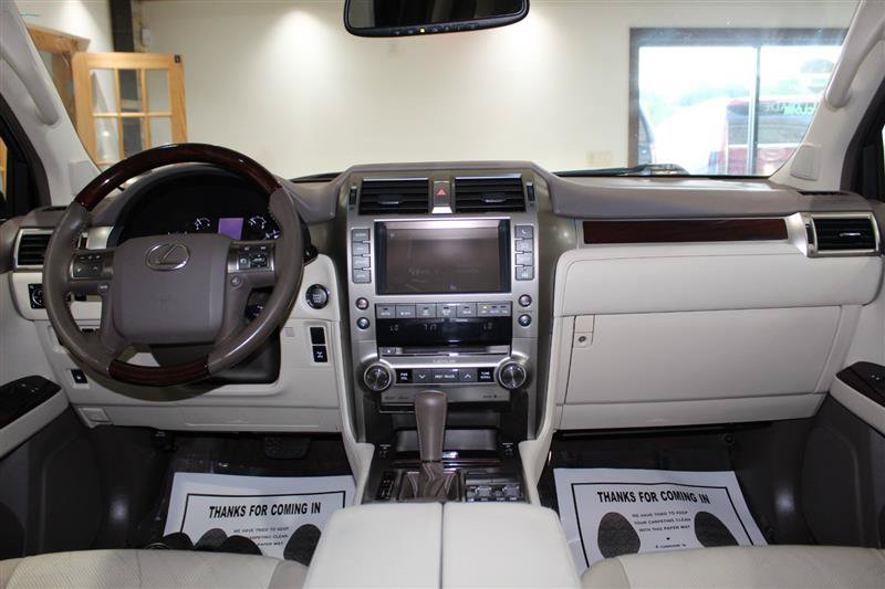 Used 2015 Lexus GX 460 w/ Premium Package AWD/4WD image 14