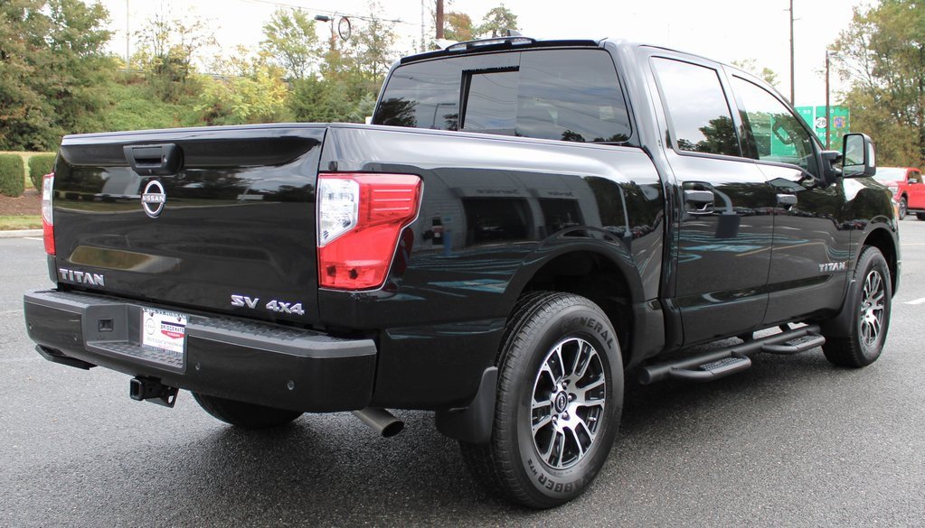 Certified 2024 Nissan Titan SV w/ SV Convenience Package image 6
