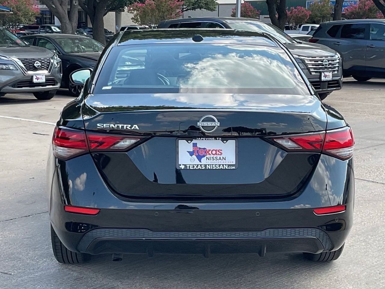 Used 2025 Nissan Sentra SV FWD image 5
