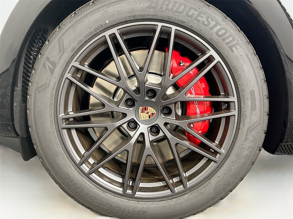 New 2026 Porsche Cayenne GTS image 33