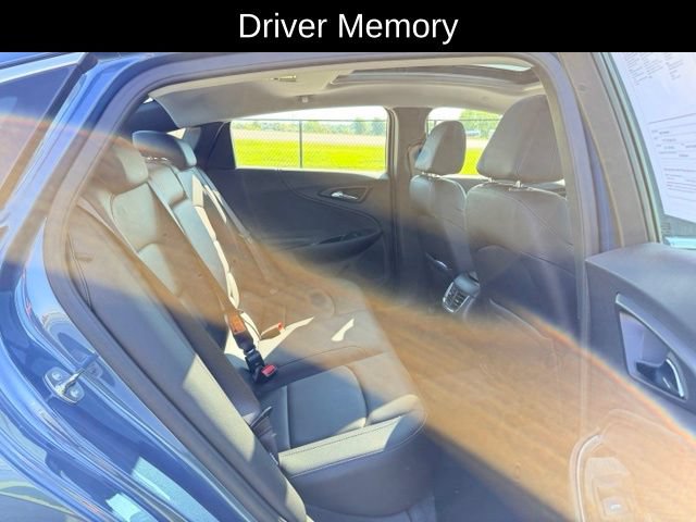 Used 2025 Chevrolet Malibu LT FWD image 10