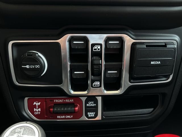 Used 2023 Jeep Gladiator Rubicon w/ LED Lighting Group AWD/4WD image 20
