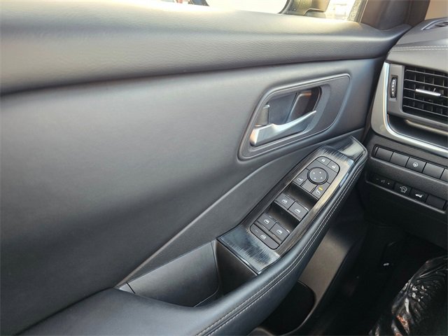 Used 2024 Nissan Rogue SV image 28