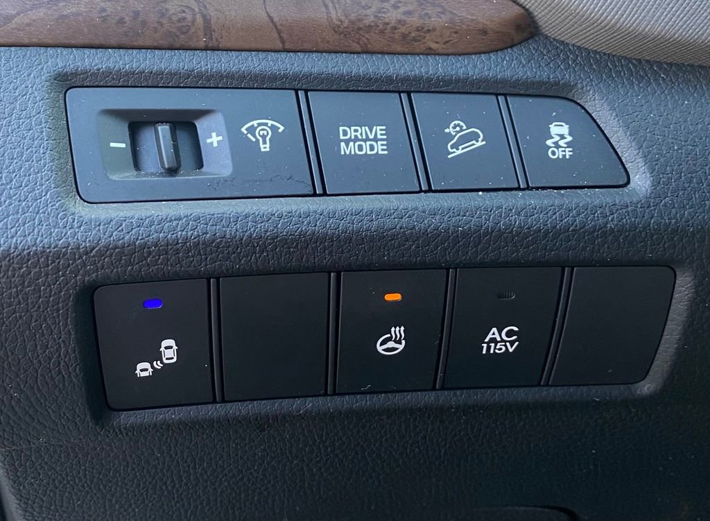 Used 2019 Hyundai Santa Fe XL image 15