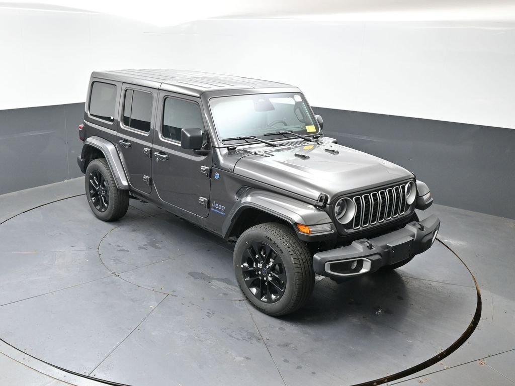 Used 2025 Jeep Wrangler Unlimited Sahara w/ Safety Group AWD/4WD image 16
