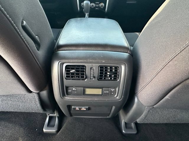 Used 2019 Nissan Pathfinder S AWD/4WD image 26