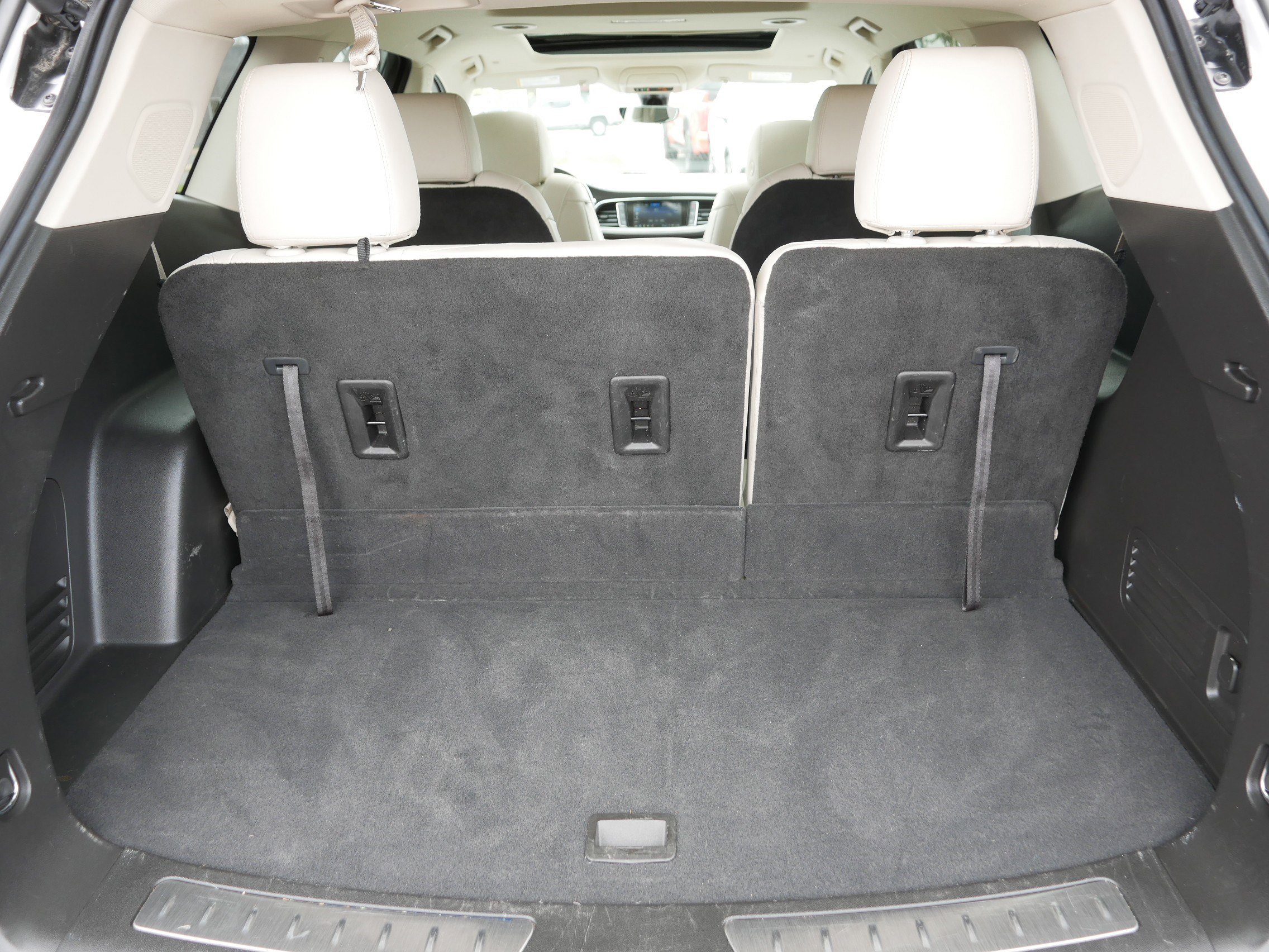 Used 2024 Buick Enclave Essence w/ Experience Buick Package AWD/4WD image 18