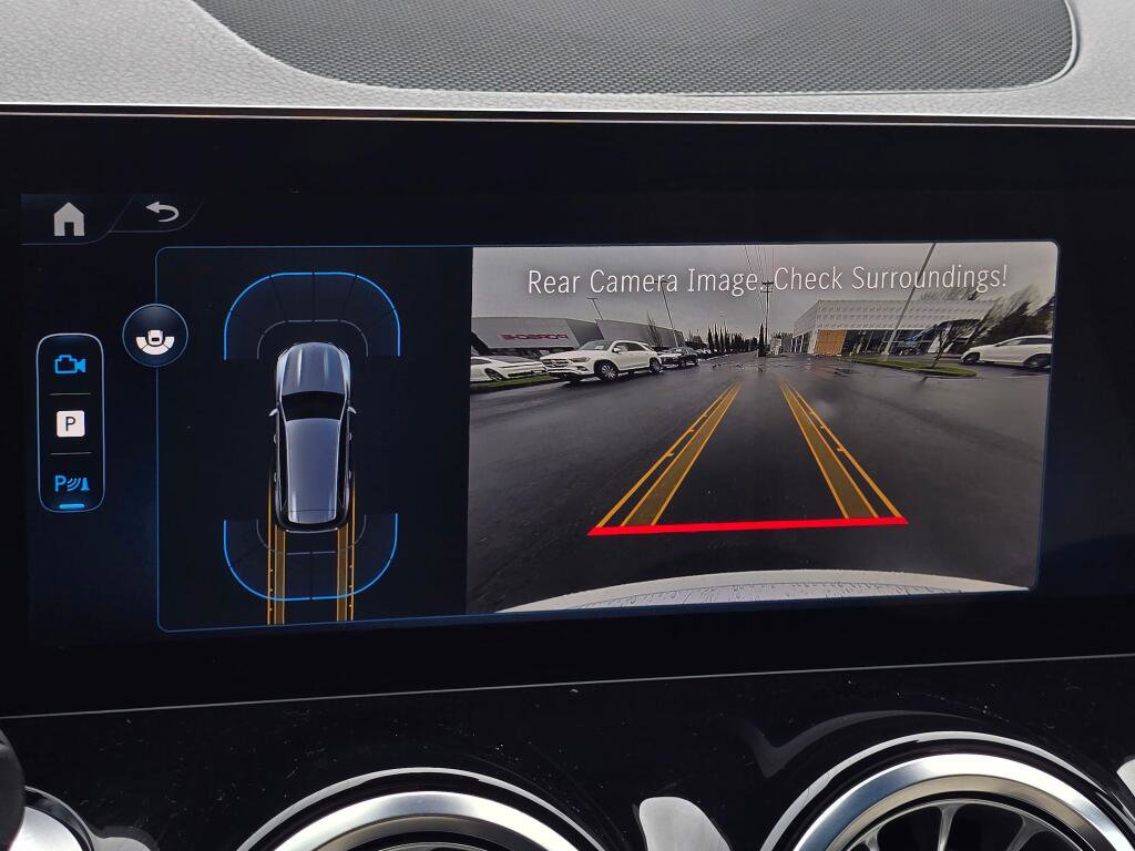 Used 2025 Mercedes-Benz GLB 250 4MATIC image 42