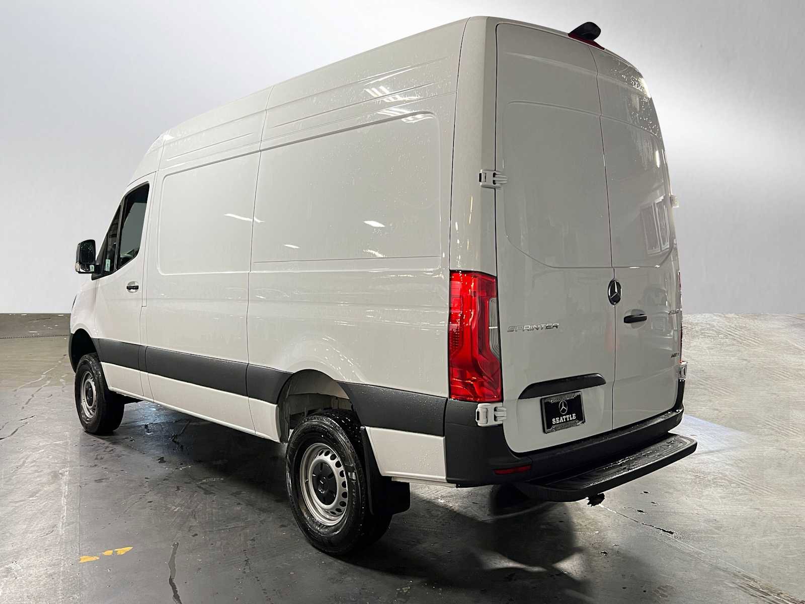 Used 2025 Mercedes-Benz Sprinter 2500 image 5