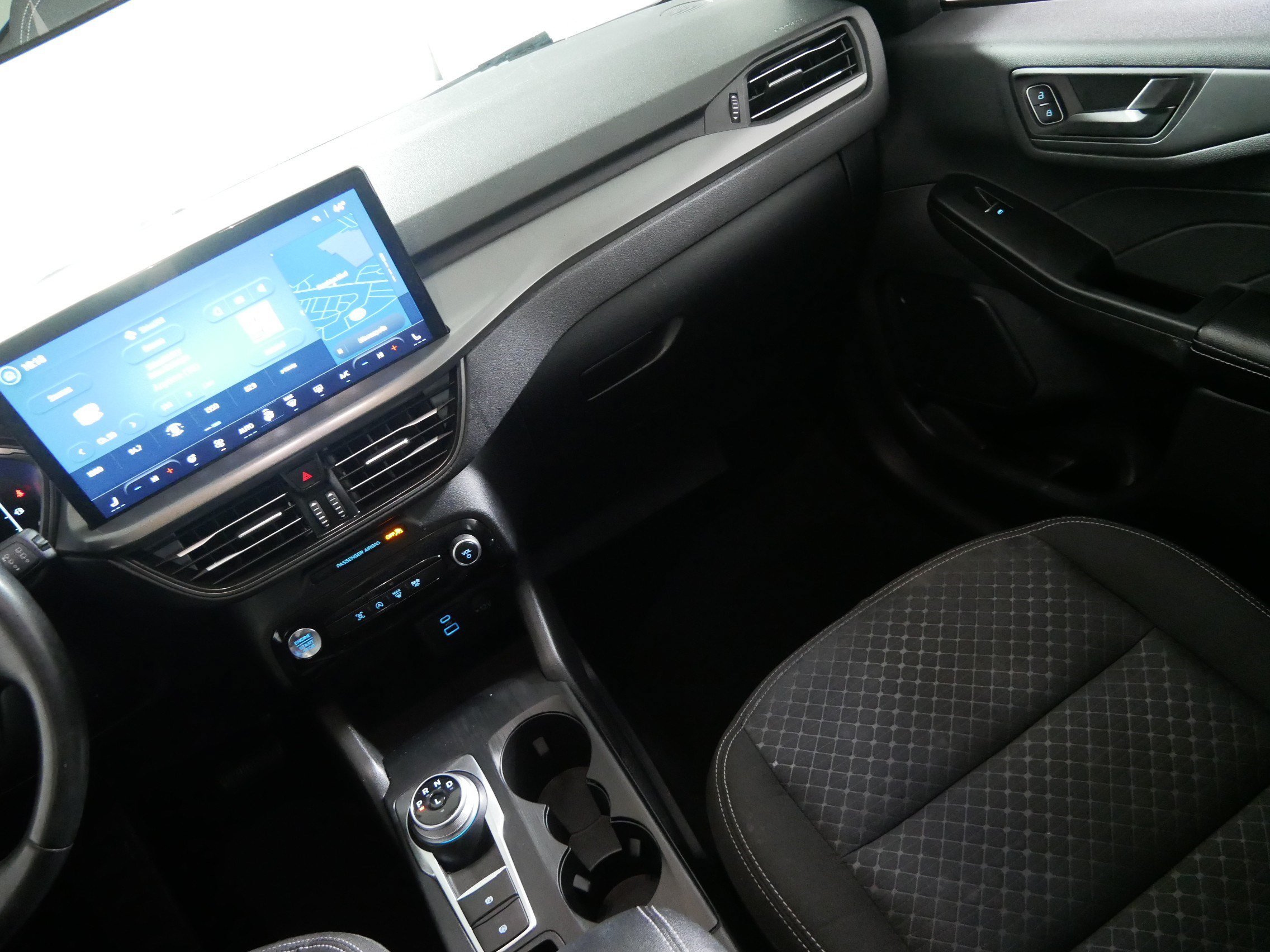 Used 2023 Ford Escape Active w/ Tech Pack #1 AWD/4WD image 11