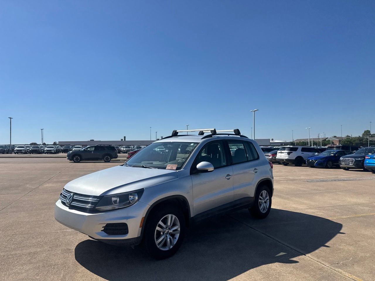Used 2017 Volkswagen Tiguan S FWD image 8