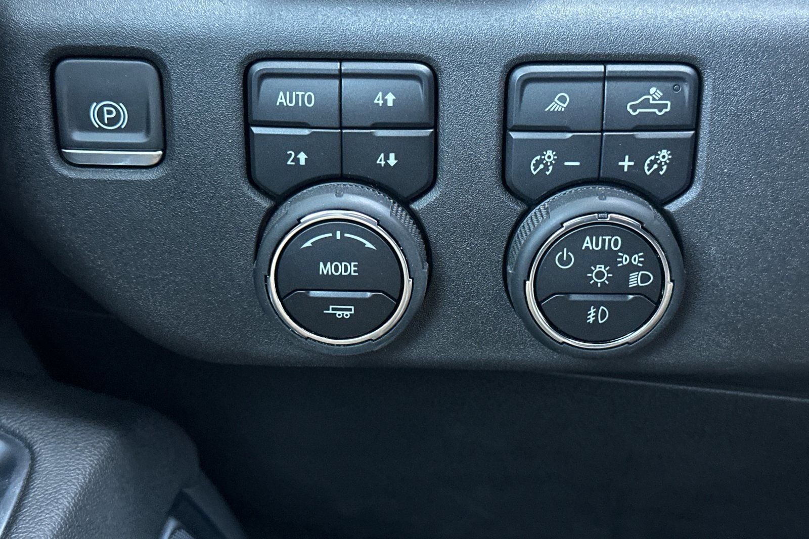 Used 2024 Chevrolet Silverado 2500 High Country w/ Technology Package AWD/4WD image 30