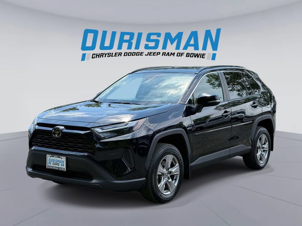 Used 2022 Toyota RAV4 XLE w/ Convenience Package AWD/4WD image 5