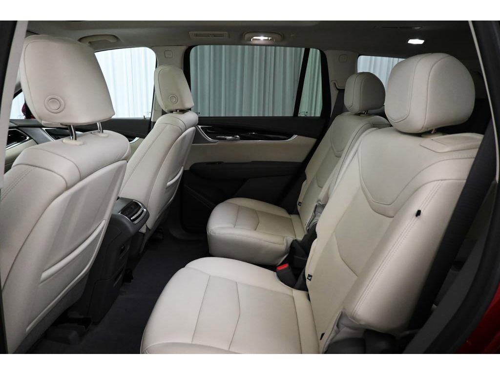 Used 2024 Cadillac XT6 Premium Luxury w/ Technology Package AWD/4WD image 21