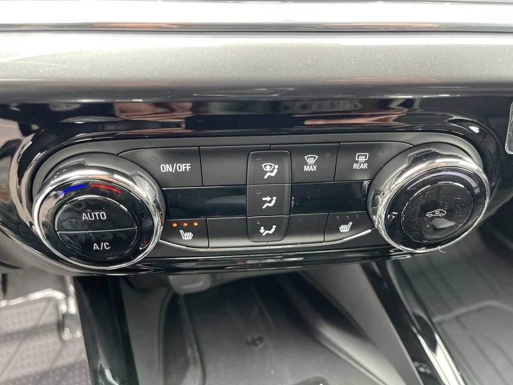 New 2026 Chevrolet Trax ACTIV w/ Sunroof Package FWD image 18