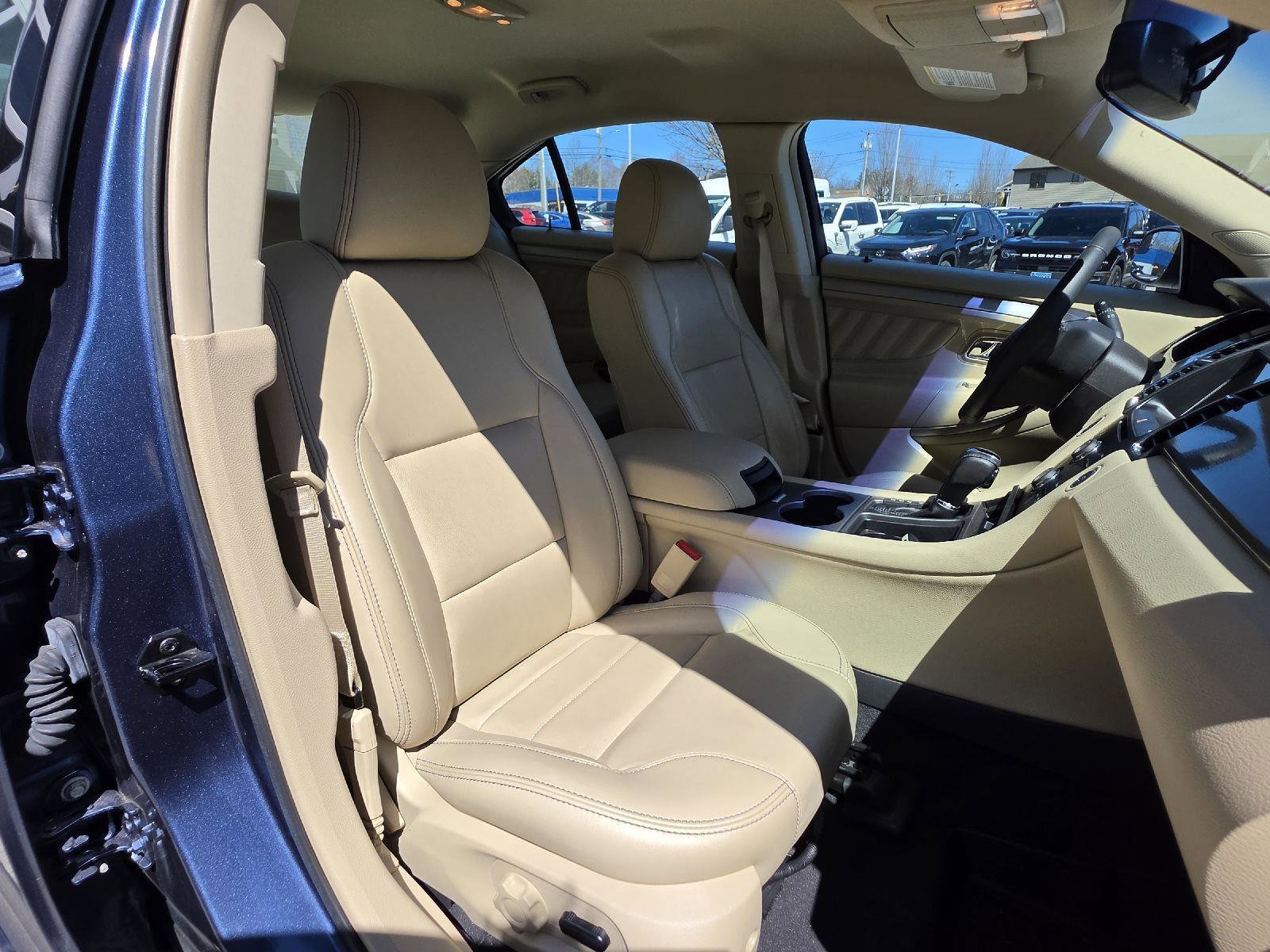 Used 2018 Ford Taurus SEL w/ Equipment Group 201A image 13