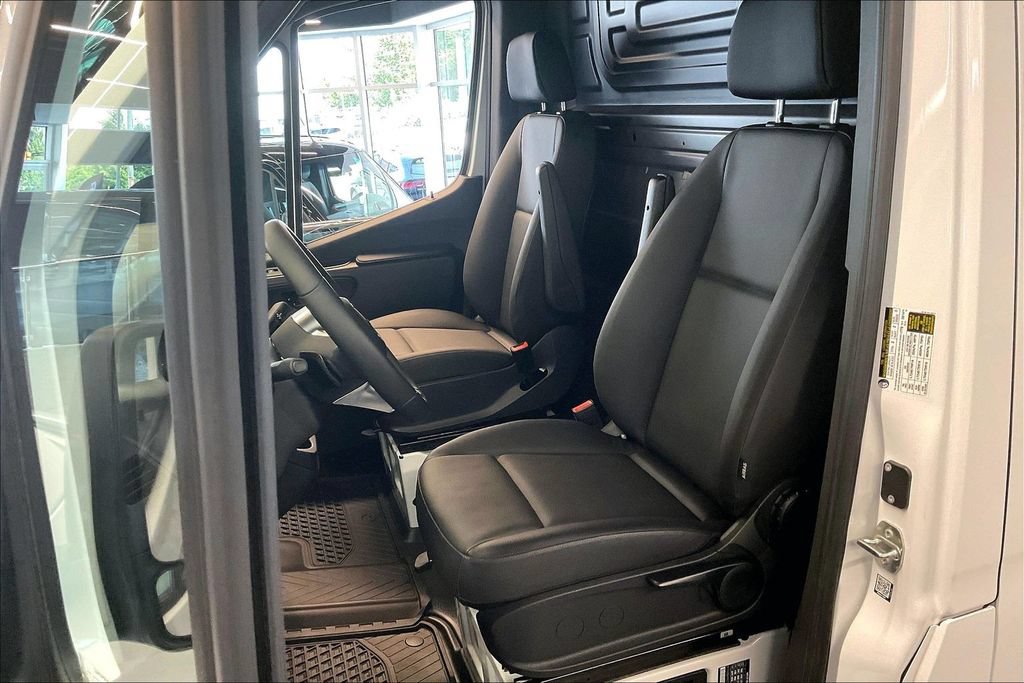 Used 2026 Mercedes-Benz Sprinter 2500 image 9