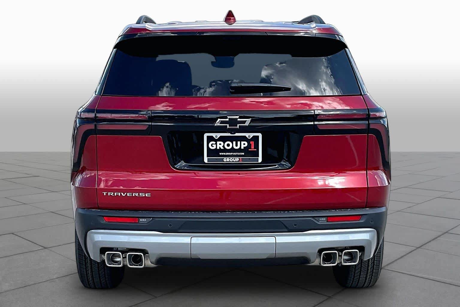 New 2027 Chevrolet Traverse LT w/ Driver Confidence Package FWD image 5