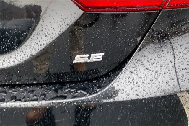 Used 2021 Toyota Camry SE FWD image 8