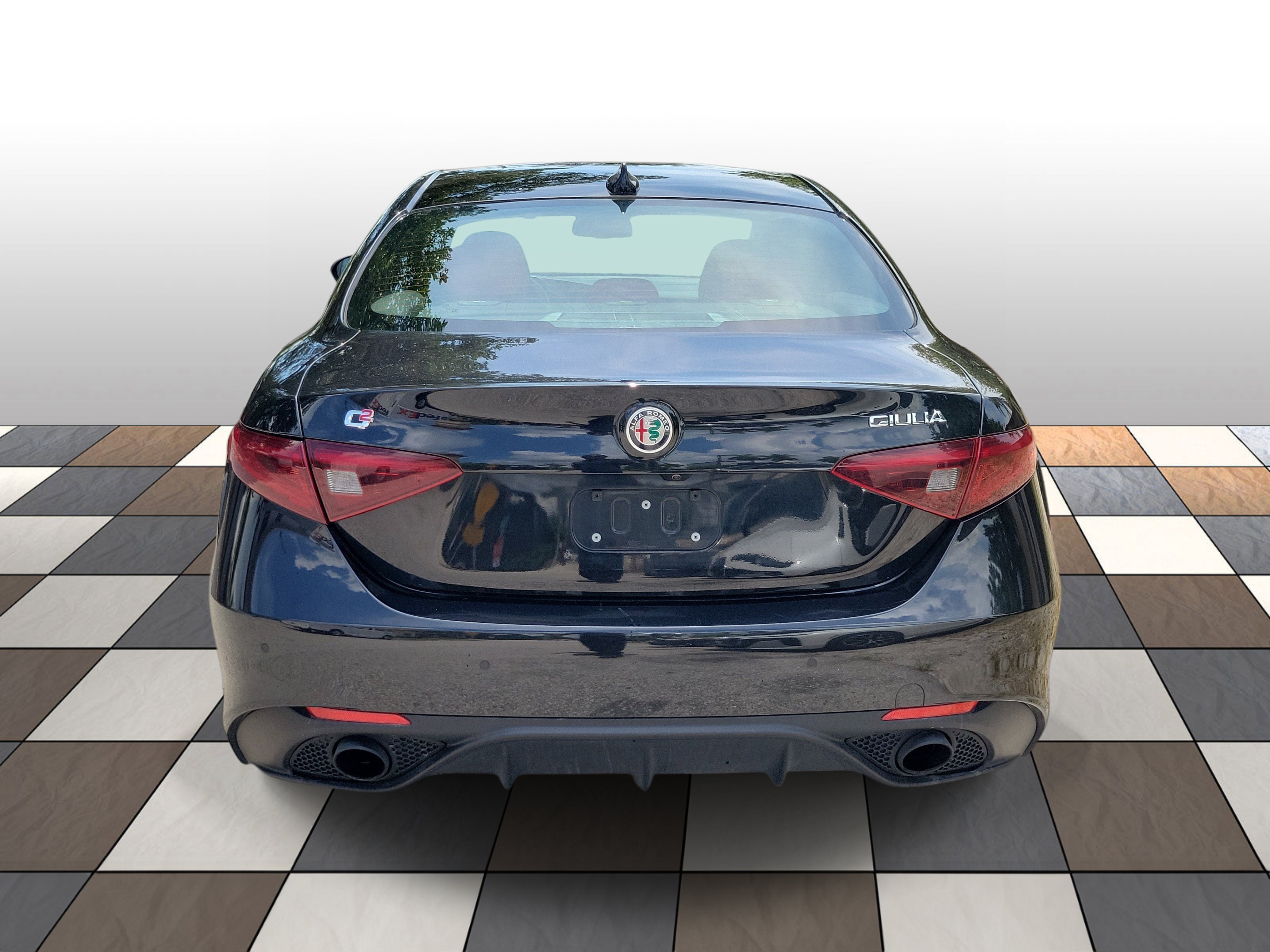 Used 2023 Alfa Romeo Giulia Veloce RWD image 5