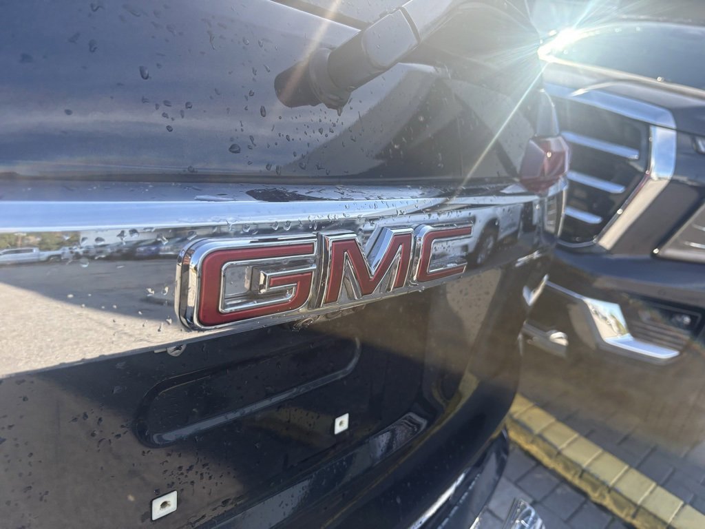 Used 2022 GMC Acadia Denali w/ Denali Ultimate Package image 10