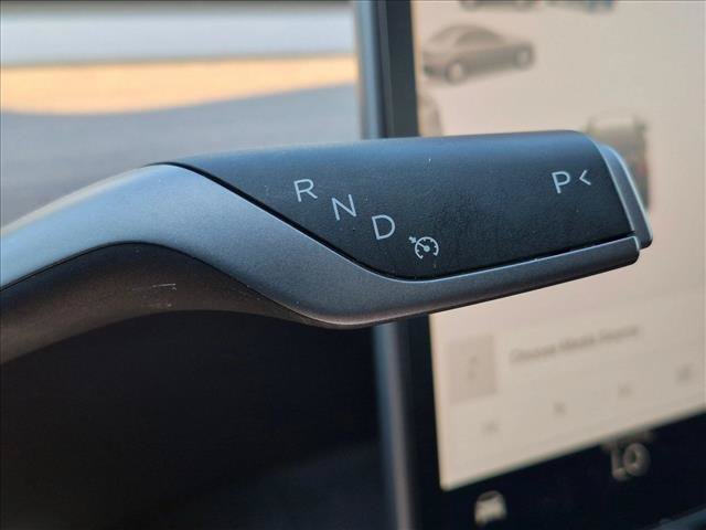 Used 2025 Tesla Model Y Long Range RWD image 12