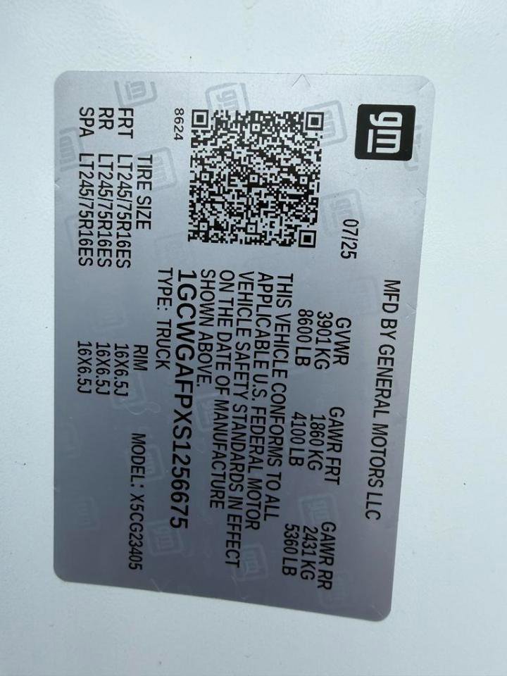 Used 2025 Chevrolet Express 2500 w/ Driver Convenience Package image 28