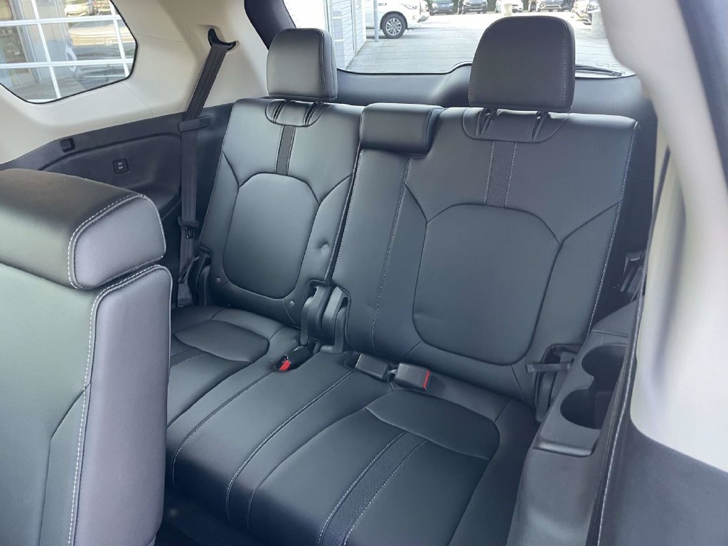 Used 2025 Honda Pilot EX-L image 14
