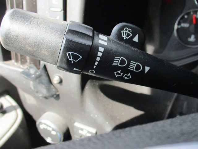 Used 2017 Chevrolet Express 3500 Extended image 16