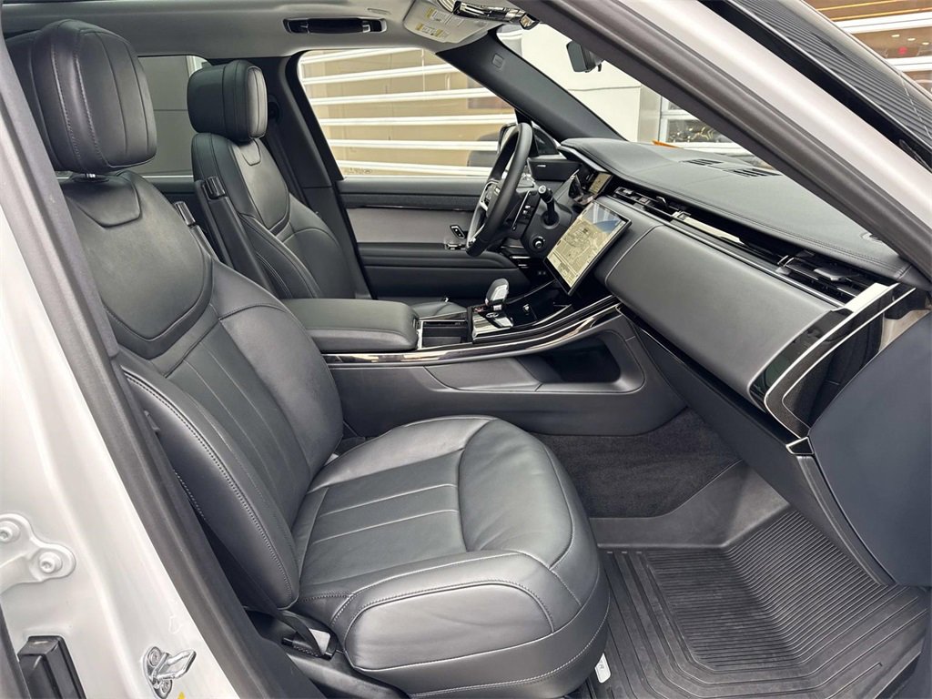 Used 2024 Land Rover Range Rover Sport Dynamic SE image 9