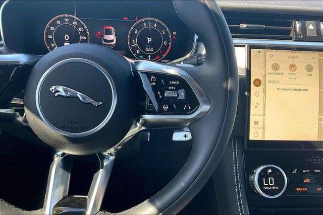 New 2024 Jaguar F-PACE R-Dynamic S image 23