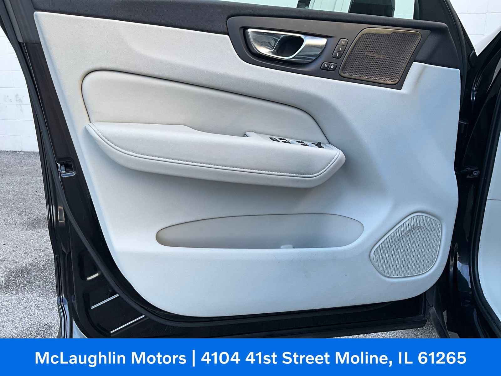 Certified 2023 Volvo XC60 B5 Plus w/ Climate Package image 24