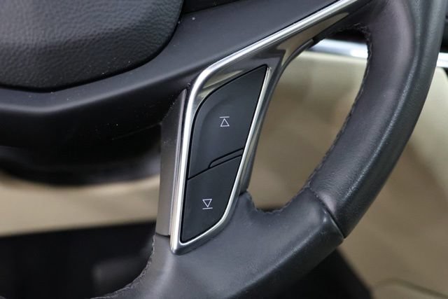 Used 2017 Cadillac XT5 Premium Luxury FWD image 24