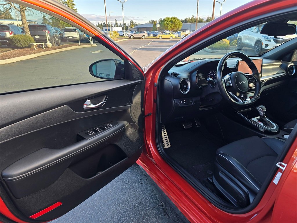 Used 2022 Kia Forte GT-Line w/ GT-Line Premium Package image 7