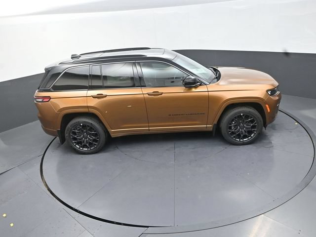 New 2026 Jeep Grand Cherokee Summit w/ Obsidian Package AWD/4WD image 18
